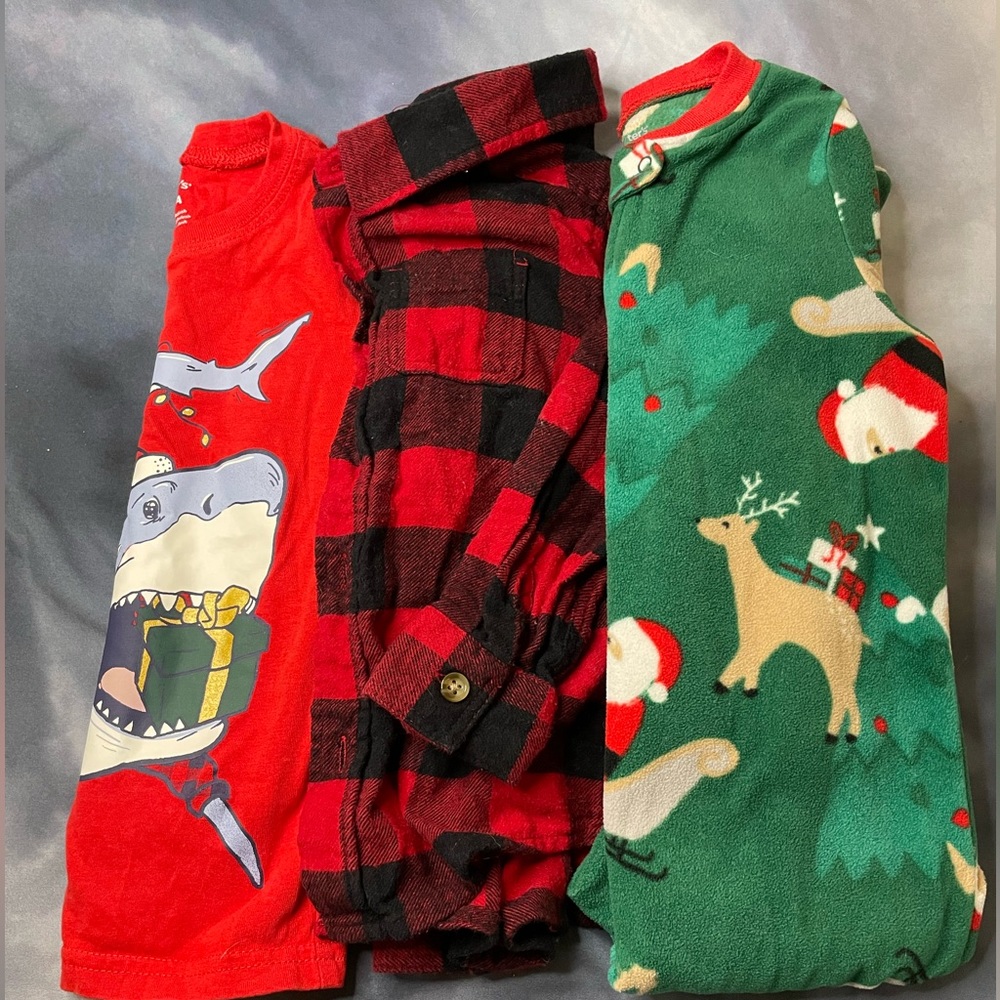 LOT OF 3 Toddler Boys Christmas Shirts and Fleece Sleeper Buffalo Check 2T